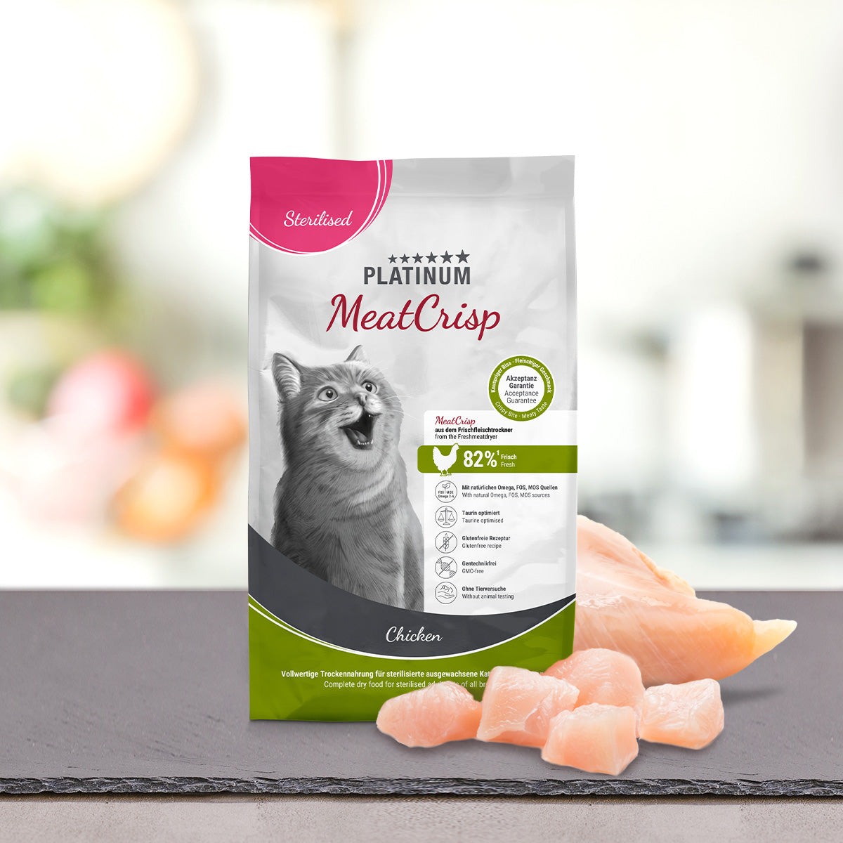 Vrečka PLATINUM MeatCrisp Sterilised Chicken 1,5 kg s svežim mesom